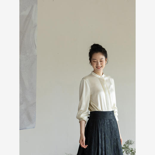 牧衣游原创 重磅22姆米净色真丝衬衫轻薄立领中式风上衣 半嵩秋水 商品图3