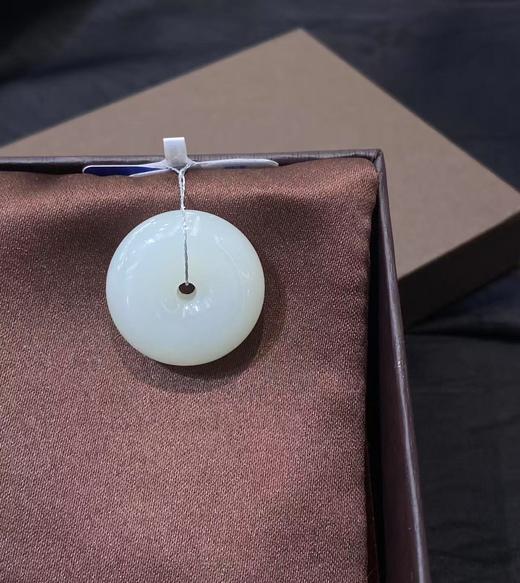 【于田产和田玉白玉平安扣】编号D58186，23#，9克，出证书，发货1~五天，48小时鉴赏期 商品图0