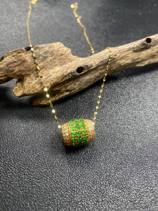 【FC0118】18K镶嵌翡翠冰种阳绿路路通吊坠  冰润光泽 莹光起胶 色泽阳绿 商品图1