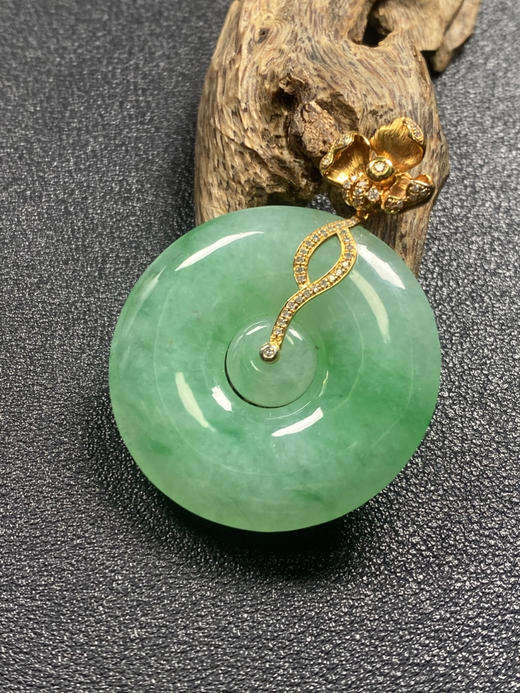 【FC0112】18K镶嵌翡翠冰飘绿平安扣吊坠  玉质温润 飘花灵动 美观大气 商品图2