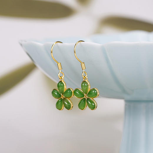 【预售3天】天然碧玉五瓣花耳环女S925纯银新中式轻奢气质花朵耳饰DQ11727E 商品图0