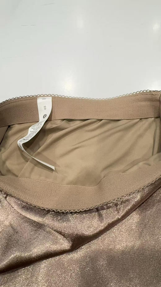只要¥299！Lululemon 香槟色缎面裙 价格无敌好 尺码XS/S/M 商品图3