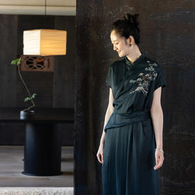 牧衣游原创 19姆米香云纱手工刺绣连衣裙复古中式轻礼服 山有思