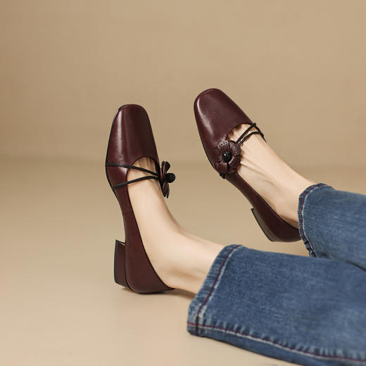 【预售5天】法式浅口单鞋春秋圆头低跟粗跟真皮杏色花朵玛丽珍鞋YS&7383 商品图1