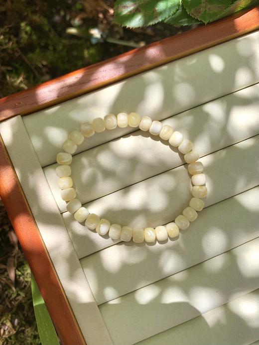 高品质！波罗的海 金瓷白见简约款蜜蜡手串（现货） 商品图7