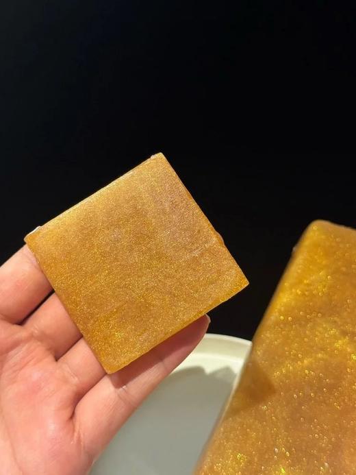 29.9抢迪拜原装进口AXKA檀香黄金精油皂贵族级SPA体验中东奢宠密码富含多种珍贵植物精油三段式调香洗完整个人都被檀香包围基地直邮 商品图6