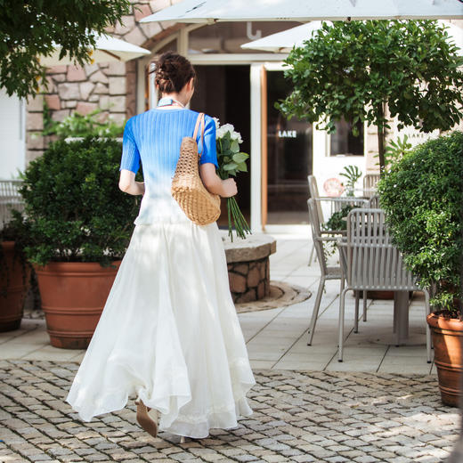 【林栖设计小店】绣花半身裙优雅百搭不规则设计宽松2025秋季新款裙子女F1953216 商品图2