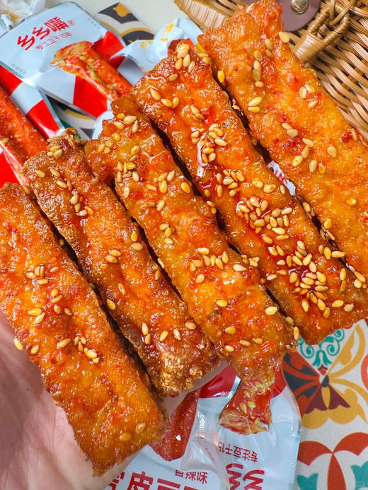 限时低价❗19.9💰到手20袋【乡乡嘴虎皮豆干】！！一袋不到1块钱的解馋小零食~ 某淘22包40💰！！本团19.9💰/20包!! 柯淳推荐👍美味虎皮全开！嗷嗷香🔝！！ 商品图5