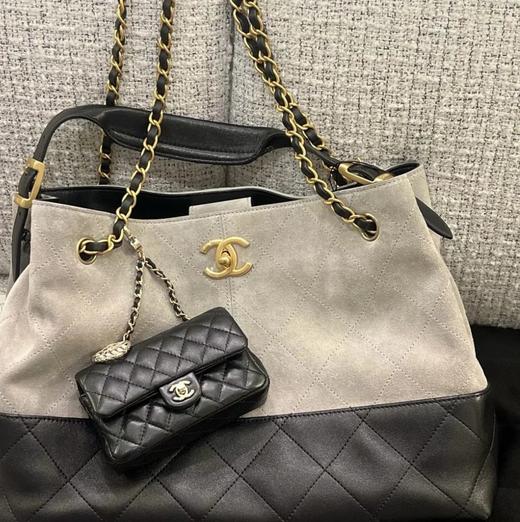 万物皆可挂   重磅！25A超迷你珍珠爱心小包挂   CF羊皮小废包  进口原厂抛光粒面 商品图0