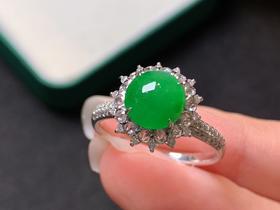 蛋面翡翠戒指