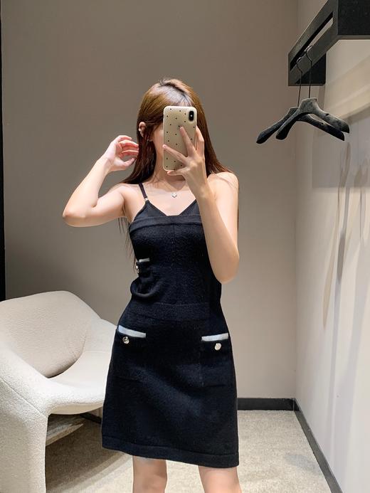 香奈儿 25B高级手工坊系列新款 黑色针织吊带裙（ZY*MM） 商品图6