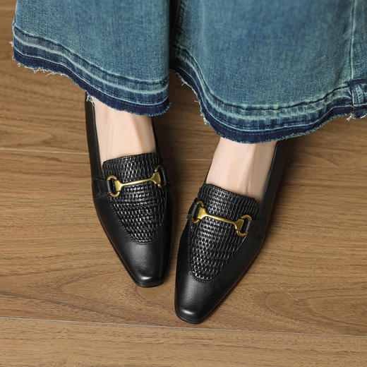 【预售5天】英伦风复古小方头编织单鞋女新款真皮软底金属链浅口小皮鞋NX&S9625 商品图3