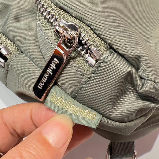 福利价LU新品2L小胸包腰包手机包62801 商品图10