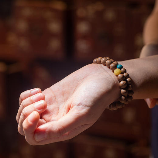 *自营*花香松香珀手串| 天然沉香檀香+多种花朵香气调配。单圈手串,款式可选。中式佛珠男女款绿松石蜜蜡配珠。黄玉兰玫瑰牡丹茉莉莲花桂花梅花百合安息香楠木粘粉龙脑 商品图4