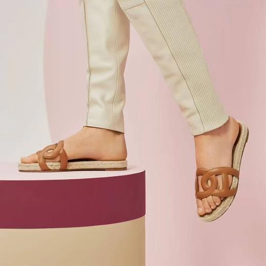 夏日必备  渠道货  经典猪鼻子草编拖鞋  三色入  混种羊皮麻绳草编底平底拖鞋 商品图1