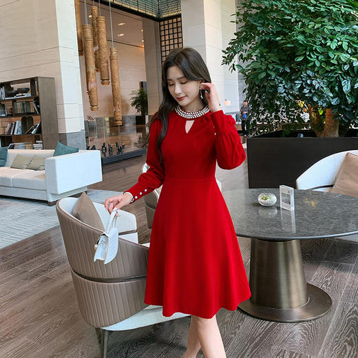 奢姿2025年秋季新款大码女装法式珍珠立领裙子胖妹妹丝绒连衣裙9943853530 商品图4