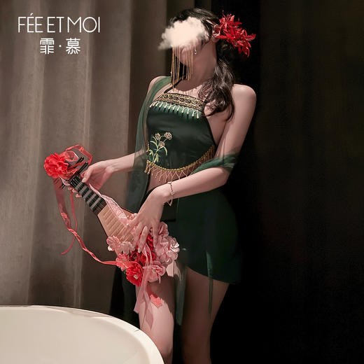 【情趣内衣】霏慕 温婉贵妇刺绣肚兜套装ZY52 商品图2