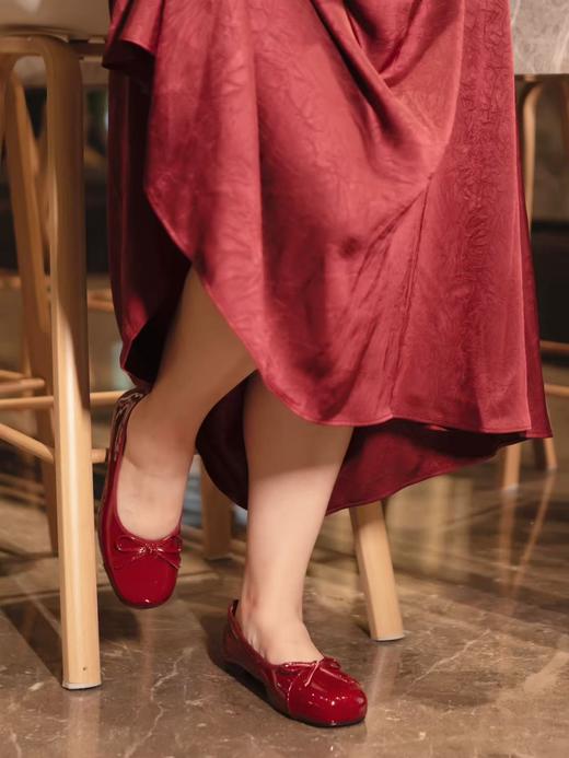 大码女鞋💥36-43码！【加宽加肥  酒红色平底单鞋】法式小香风真皮单鞋，鞋面羊漆皮，内里猪皮，鞋垫羊皮，鞋底牛筋底，方圆头，跟高一厘米，15天左右发货！ 商品图3