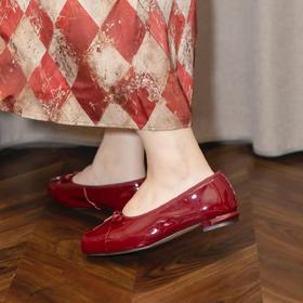 大码女鞋💥36-43码！【加宽加肥  酒红色平底单鞋】法式小香风真皮单鞋，鞋面羊漆皮，内里猪皮，鞋垫羊皮，鞋底牛筋底，方圆头，跟高一厘米，15天左右发货！