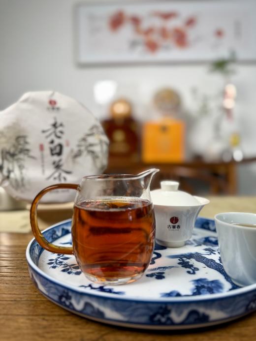 【老白茶】古寨春福鼎白茶破价清仓，本款福鼎白茶属于寿眉里的 最高等级！纯日晒纯福鼎白茶，懂行的一喝就懂，300克/饼 商品图1