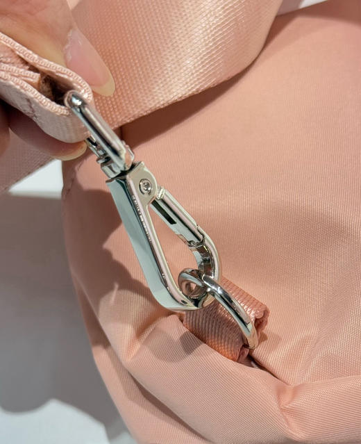 福利价LU新品2L小胸包腰包手机包62801 商品图13