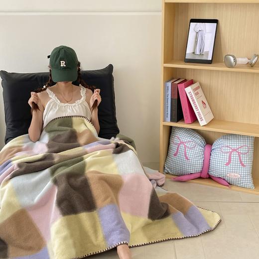 【品牌直发】加倍生活 A类双面绵羊绒多功能盖毯 10色可选 新款沙发毯 户外毛毯抱枕 商品图1