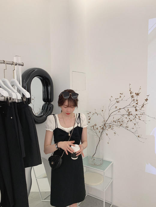 金蘑菇菇【夏日女友 ribbon系列】小心机藏肉纯色气质吊带连衣裙 商品图7