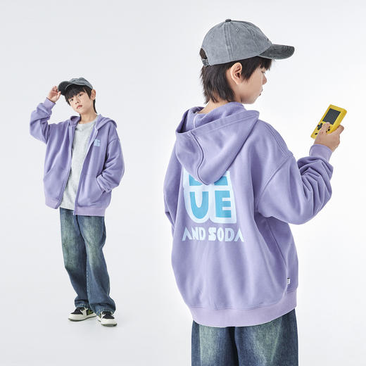 蓝汽水「晴空BLUE」25年秋冬新款亲子中大童字母连帽卫衣宽松外套 商品图2