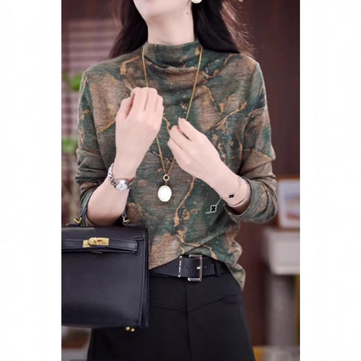 半高领加绒打底衫女士妈妈款春秋冬装高级感印花小衫独特洋气上衣 商品图1