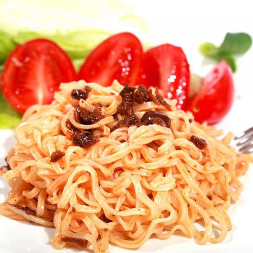 周三取货：【幸运蟹皇面】一包5袋，一袋75克，保质期至2026.5.18. 商品图3