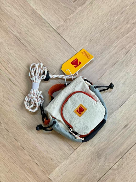 韩单正品柯达随身包，单肩包。在韩国火到不行啦！三个色，原价89000韩元 商品图4