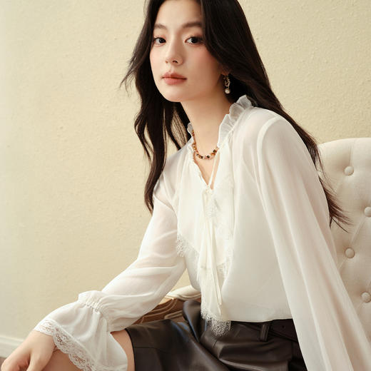 【严选】诗凡黎荷叶边系带竖纹肌理衬衫2025秋新款法式浪漫通勤V领小上衣7G8320731 商品图0