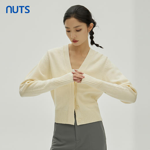 NUTS商场同款春秋季米色简约气质V领百搭毛织短外套女333052246 商品图3