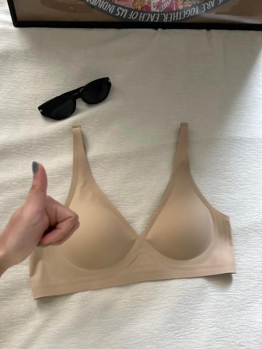 😱挖到了！无印同款同源【极简深V内衣】隐形效果太强了❗ 📣 再也回不去了！因为真的隐形又舒服！没得挑！ 商品图5