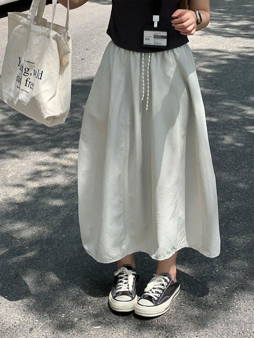 MUYANHUAN 冰丝南瓜裙，冰丝的垂坠感和光泽能中和南瓜裙的蓬松感，既甜美又显高级 商品图3