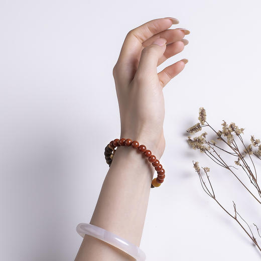 xy0524沉香+蜜蜡南红半山半水手串 商品图9