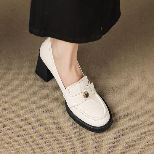 【预售5天】高级感！山茶花乐福鞋女新款法式粗跟黑色高跟英伦风小皮鞋YY&YY232 商品图2