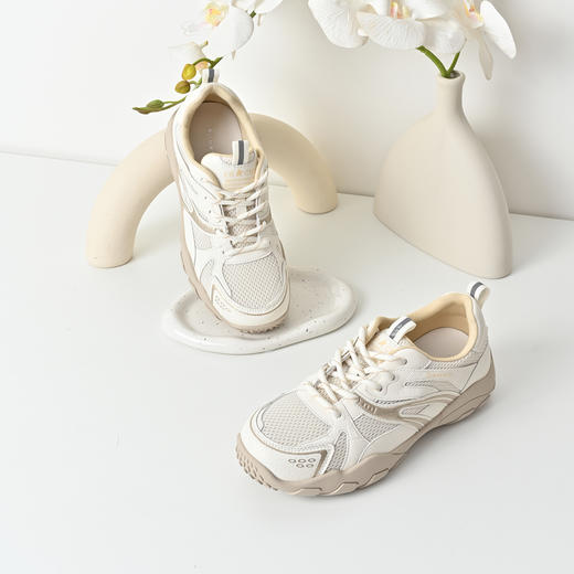 经典鲨2025秋季专柜新品韩版网面透气舒适平底跑步休闲鞋女KW326-537071 商品图2