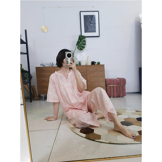 女士开衫短袖长裤套装 |棉梭织亲肤面料 吸湿透气 舒适柔软 宽松版型藏肉又百搭 商品图1