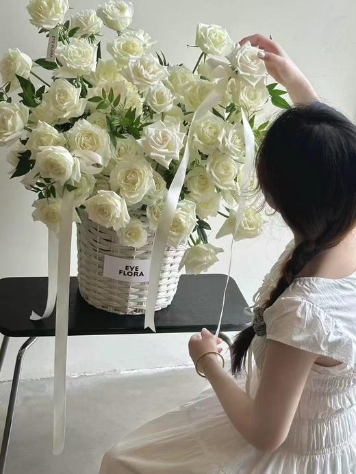 超大号白色藤编花篮 商品图2