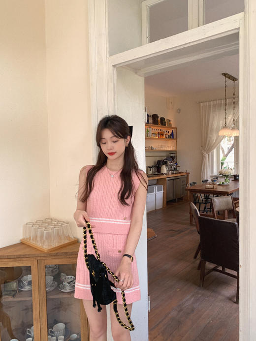 金蘑菇菇【香街洋房】无袖针织上衣 商品图0