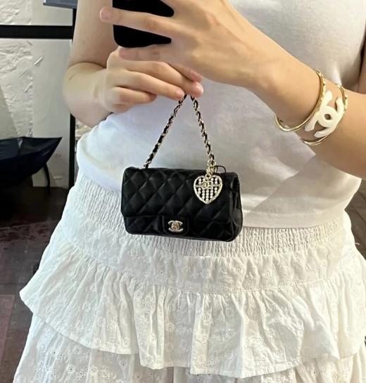 万物皆可挂   重磅！25A超迷你珍珠爱心小包挂   CF羊皮小废包  进口原厂抛光粒面 商品图2