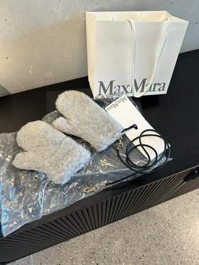 国内现货Maxmara灰色驼绒手套580元可配购物袋