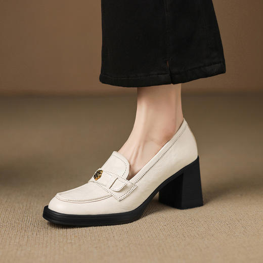 【预售5天】高级感！山茶花乐福鞋女新款法式粗跟黑色高跟英伦风小皮鞋YY&YY232 商品图0