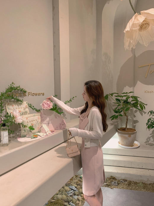 金蘑菇菇【夏日女友 ribbon系列】小心机藏肉纯色气质吊带连衣裙 商品图8