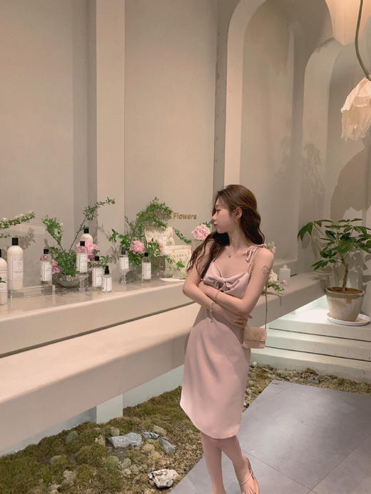 金蘑菇菇【夏日女友 ribbon系列】小心机藏肉纯色气质吊带连衣裙 商品图11