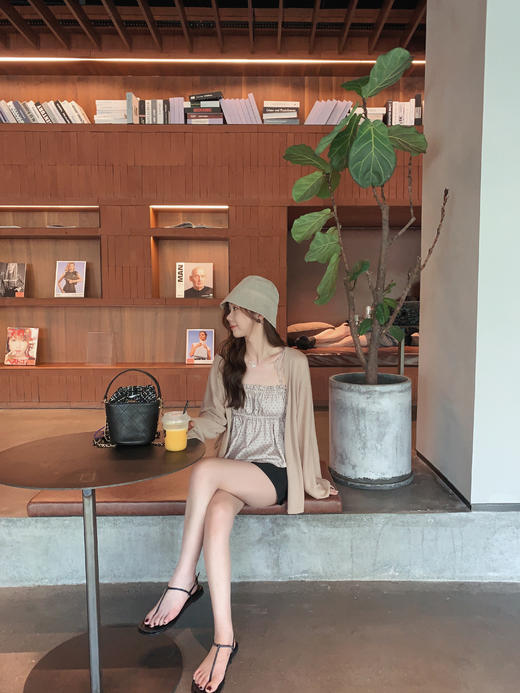 金蘑菇菇【里斯本书店】斜裁vl领法式茶歇裙设计感连衣裙鱼尾长裙  半裙 ~ 商品图0