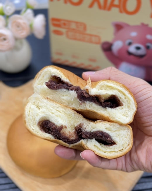 软fufu沫小言日式红豆面包 I 你可以永远相信的经典款面包 根本是把云朵揉进了面团里 咬一口就沦陷的口感暴击 ☆红豆馅含≥30%（非完全打碎），口感软糯  商品图3