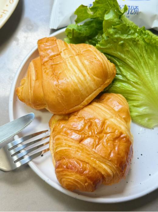 🥳【叮咚熊黄油牛角可颂(芝士鸡肉松味)】 💥咸香复合风味：芝士醇厚与肉松酥脆互补🥇，形成 “香、咸、鲜” 复合味，告别甜腻。 商品图2