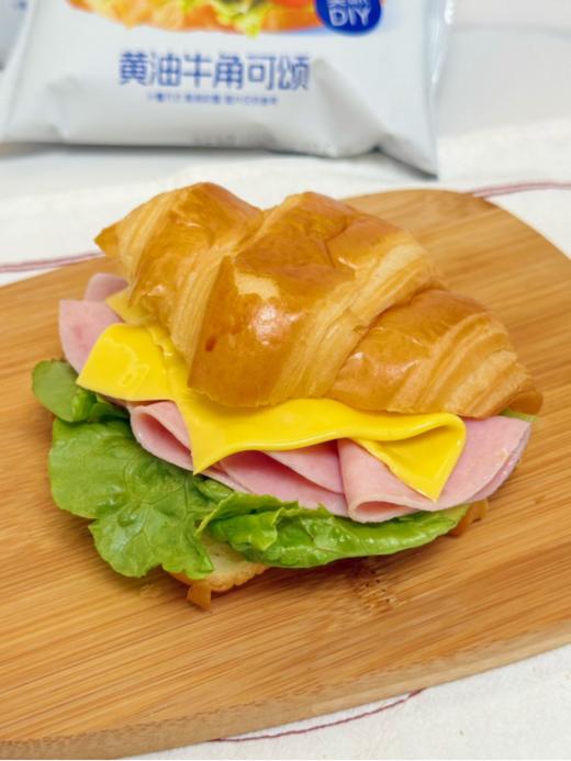 🥳【叮咚熊黄油牛角可颂(芝士鸡肉松味)】 💥咸香复合风味：芝士醇厚与肉松酥脆互补🥇，形成 “香、咸、鲜” 复合味，告别甜腻。 商品图4